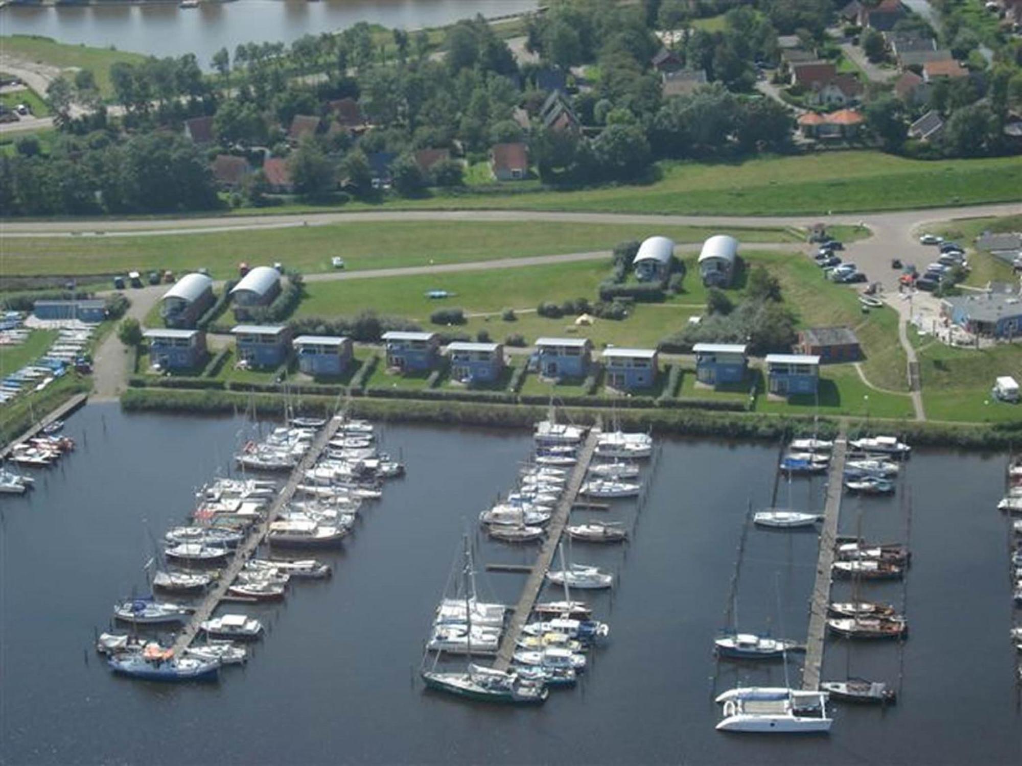 8 Pers House 'Capitein Theis' With Seaside In Front Of The Lauwersmeer Anjum Exterior foto